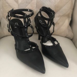 Black Rockstud heels